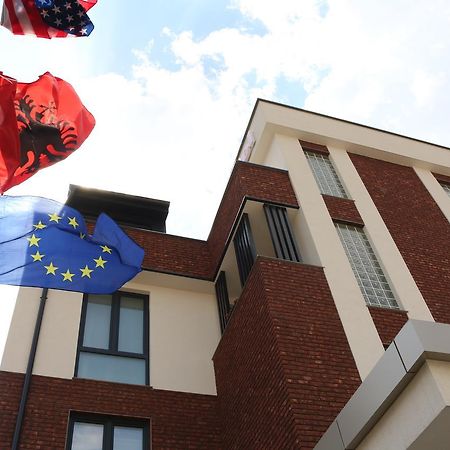 Hotel Admiral Prizren Bagian luar foto
