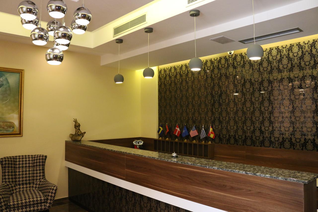 Hotel Admiral Prizren Bagian luar foto