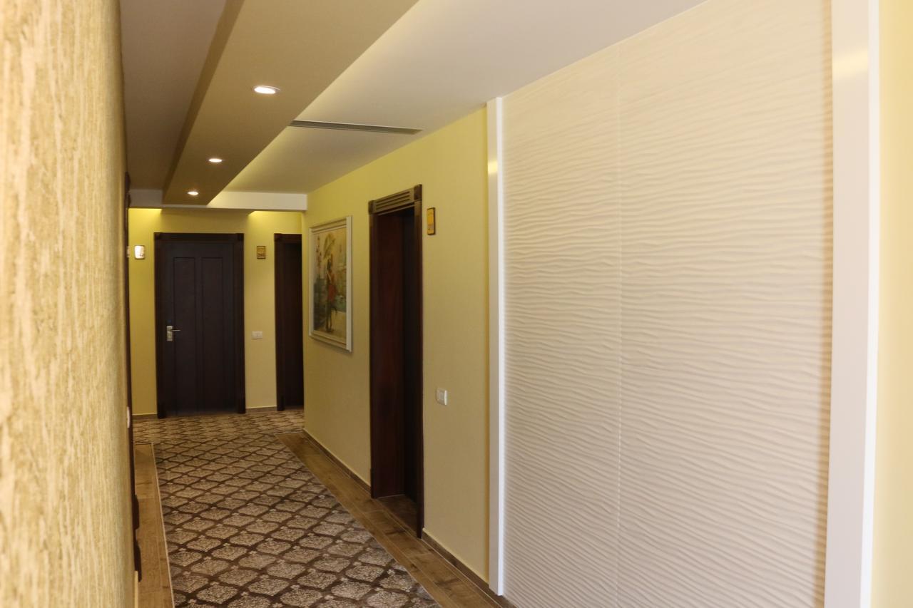 Hotel Admiral Prizren Bagian luar foto