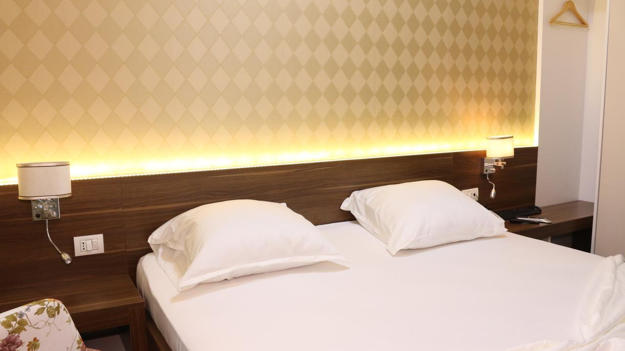 Hotel Admiral Prizren Bagian luar foto