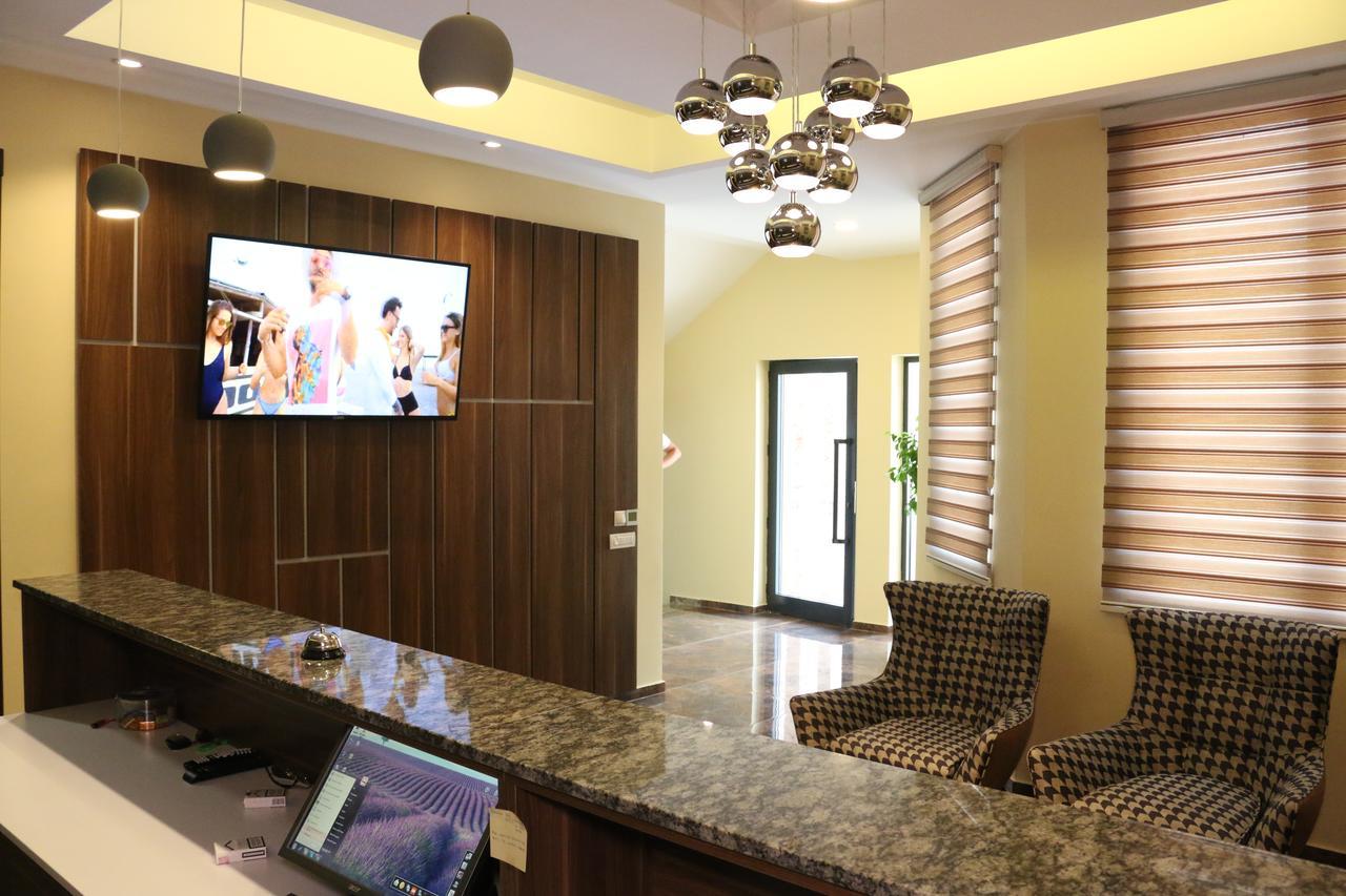 Hotel Admiral Prizren Bagian luar foto