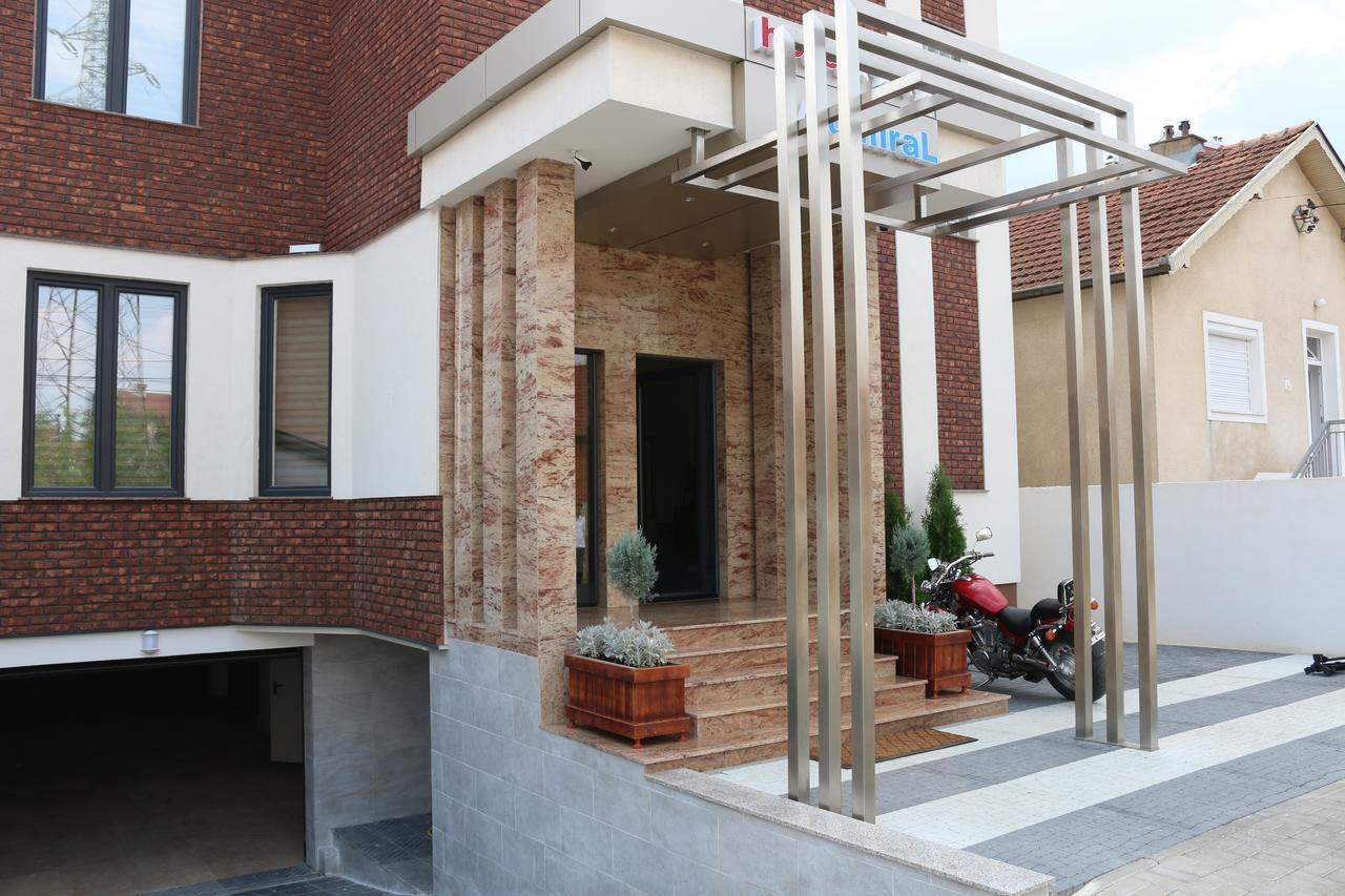 Hotel Admiral Prizren Bagian luar foto