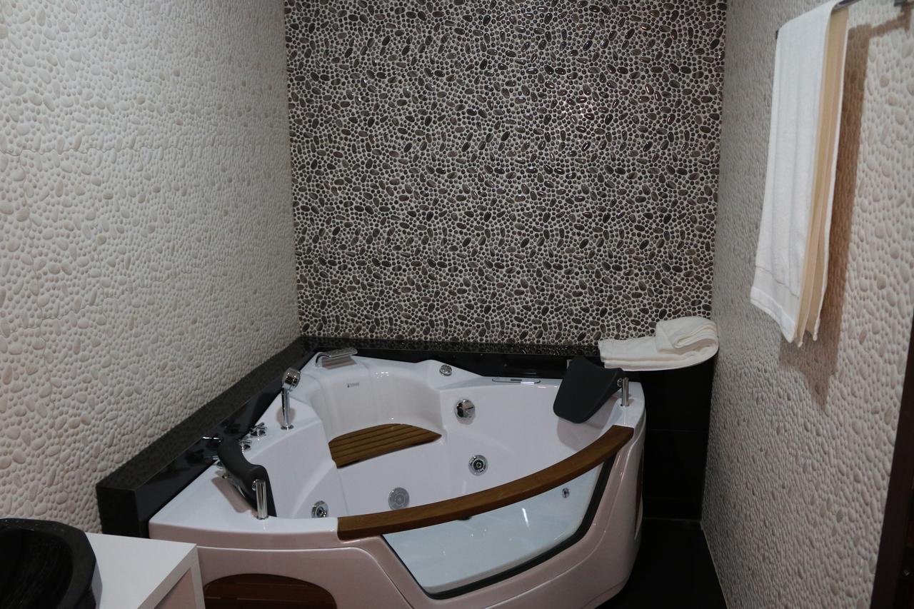 Hotel Admiral Prizren Bagian luar foto