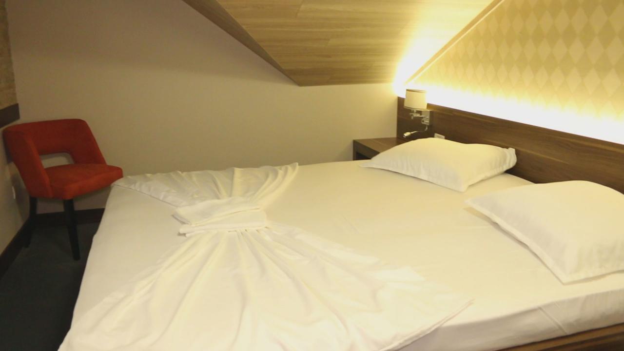Hotel Admiral Prizren Bagian luar foto